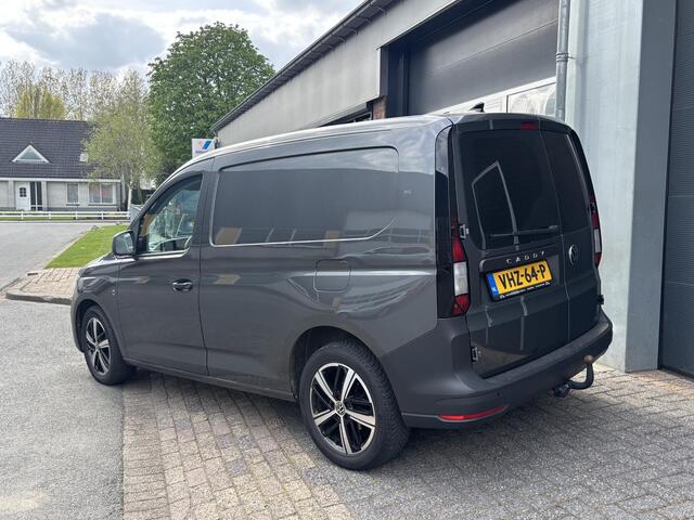 Volkswagen CADDY Cargo 2.0 TDI 102PK| Carplay| 17"LMV| Trekhaak| PDC| Groot scherm
