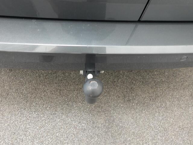 Volkswagen CADDY MAXI Cargo 2.0 TDI Aut. Style Airco Carplay Adaptive Cruise Control PDC VA Camera Trekhaak 17" LM Velgen