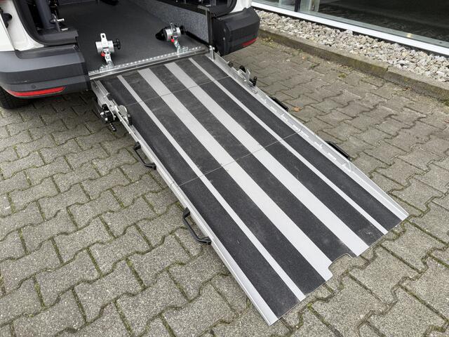 Volkswagen CADDY MAXI 7+0 of 5+1 Rolstoelauto 1.4 TSI Comfortline (Zeer nette en complete Rolstoelauto!)