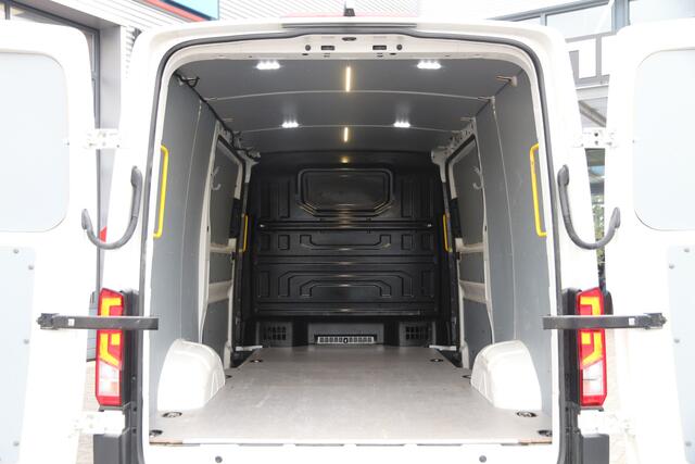 Volkswagen CRAFTER 2.0 TDI 140 | 4x4 / 4Motion | 2x Schuifdeur | Standkachel | Cruise | Airco..