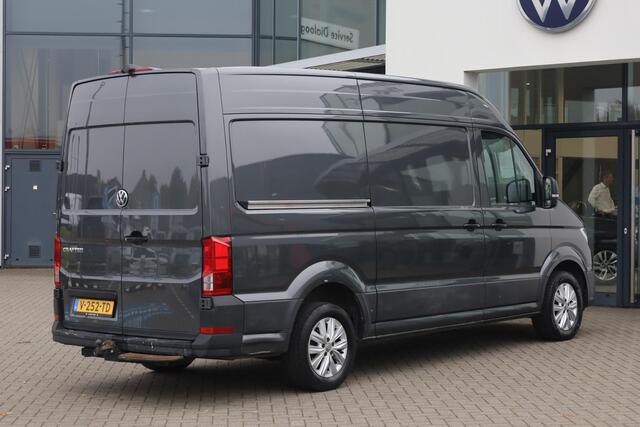 Volkswagen CRAFTER 35 2.0 TDI L3H3 Highline 140PK / 103kW DSG, trekhaak (vaste kogel), LED koplampen, 17" LMV, achteruitijcamera, voorruit verwarmbaar, 3 zits, parkeersensoren voor en achter (pdc), multifunctioneel stuurwiel, navigatie, DAB+, Apple Carplay / Android Auto, N