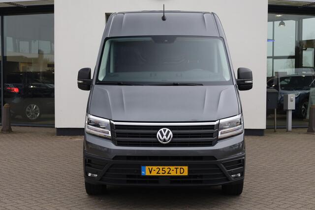 Volkswagen CRAFTER 35 2.0 TDI L3H3 Highline 140PK / 103kW DSG, trekhaak (vaste kogel), LED koplampen, 17" LMV, achteruitijcamera, voorruit verwarmbaar, 3 zits, parkeersensoren voor en achter (pdc), multifunctioneel stuurwiel, navigatie, DAB+, Apple Carplay / Android Auto, N
