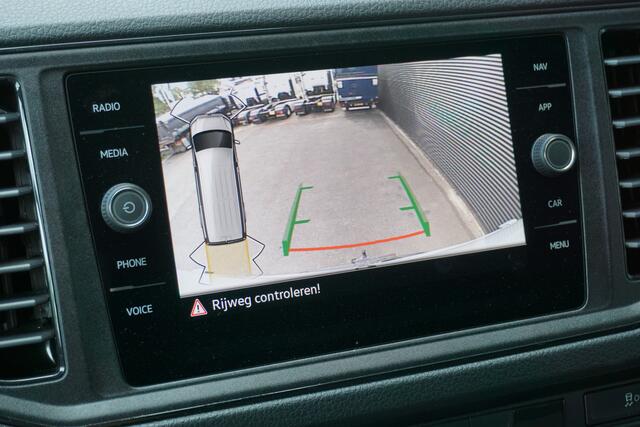 Volkswagen CRAFTER 35 2.0 TDI L3H3 177PK | Camera | Navi | Cruise-Control | Trekhaak | Parkeersensoren