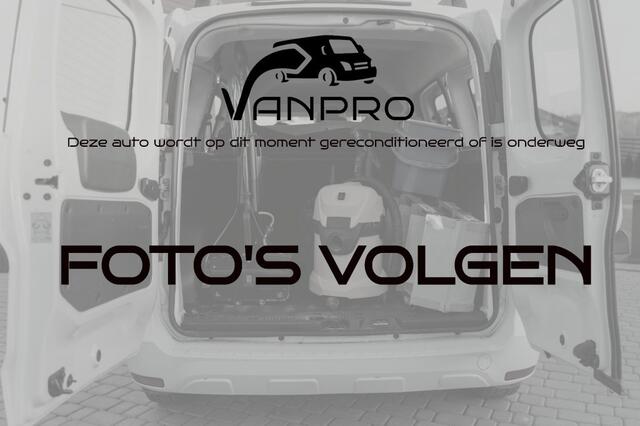 Volkswagen CRAFTER 35 2.0 TDI 140PK GB / NAP 1e eigenaar / Navi / 3000kg AHW / Airco / Comfortstoel / Cruise