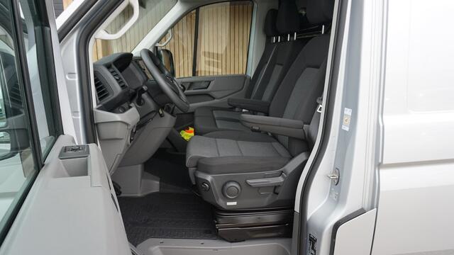 Volkswagen CRAFTER 35 2.0 TDI 177pk L3H3 Highline *MARGE BUS* 3-Zits LED Trekhaak ACC Standkachel! 3500kg Trekgewicht! *Zeer Nette Crafter*