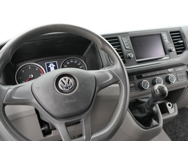 Volkswagen CRAFTER 35 2.0 TDI L3H3 Trendline140pk | Trekhaak | Cruise control | Navigatie | Appconnect | Spraakbediening | 3.5 t trekgew nieuwe L3 H3