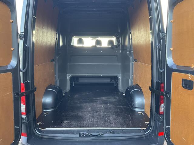 Volkswagen CRAFTER 6-Pers 30 2.0 TDI Dubbele Cabine L2H2 Comfortline Trekhaak Cam NL-Bus Voll.Onderhouden!