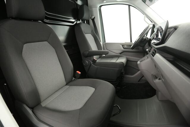 Volkswagen CRAFTER 2.0 TDI DSG HERO EDITION L3H3 | 140PK | FACELIFT MODEL | BPM VRIJ | 3000KG | TREKHAAK | VIRTUAL | ADAPTIVE CRUISE | CAMERA | LED | CARPLAY | 18"LMV | ZONNEKLEP