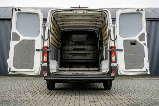 Volkswagen CRAFTER 30 TDI | L3H2 | Camera | CarPlay | Mirrorlink | Cruise | Airco | Euro 6