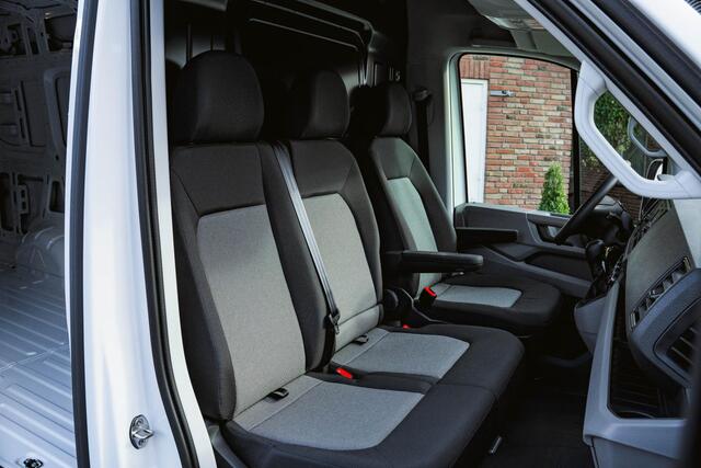 Volkswagen CRAFTER 2.0 TDI 140PK Automaat L4H3 PDC V+A | 3 zits. | Bluetooth | Cruise Controle |