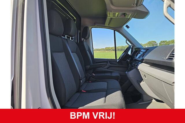 Volkswagen CRAFTER 35 2.0 TDI L3H2 LED Navi Standkachel Trekhaak PDC Cruise Stoelverwarming Apple Carplay Euro6 140 PK!