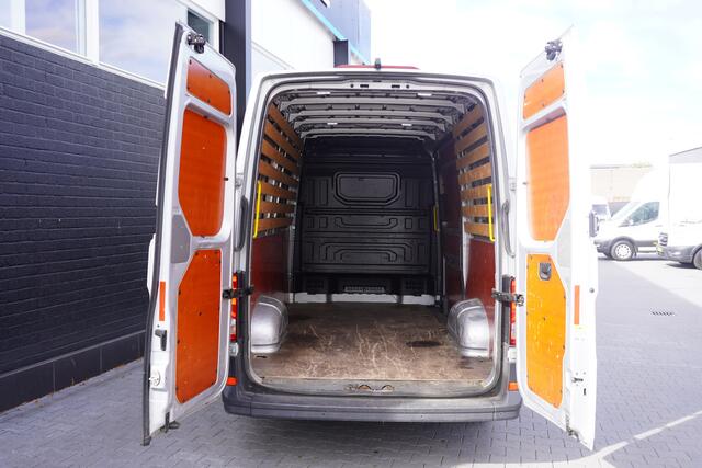 Volkswagen CRAFTER 2.0 TDI L3H3 EURO 6 - Airco - Navi - Cruise - PDC - ¤ 16.900,- Excl.