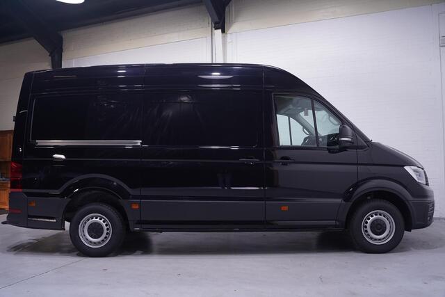 Volkswagen CRAFTER 2.0 TDI 177 pk DSG Aut. L3H3 Nieuw BPM vrij Navi 2x Schuifdeur, LED Koplampen, Trekhaak met 1/2 Opstap, 3-Zits