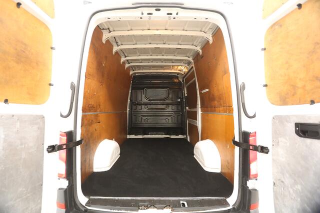 Volkswagen CRAFTER 35 2.0 TDI L3H3 | Airco | Camera | Cruise | 3 Persoons | Parkeersensoren