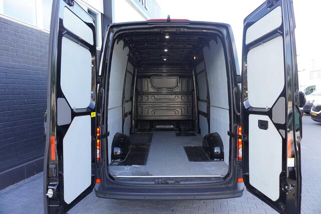 Volkswagen CRAFTER 2.0 TDI 140PK Automaat L4H3 EURO 6 - Airco - Navi - Cruise - PDC - 2x Schuif - ¤19.900,- Excl.