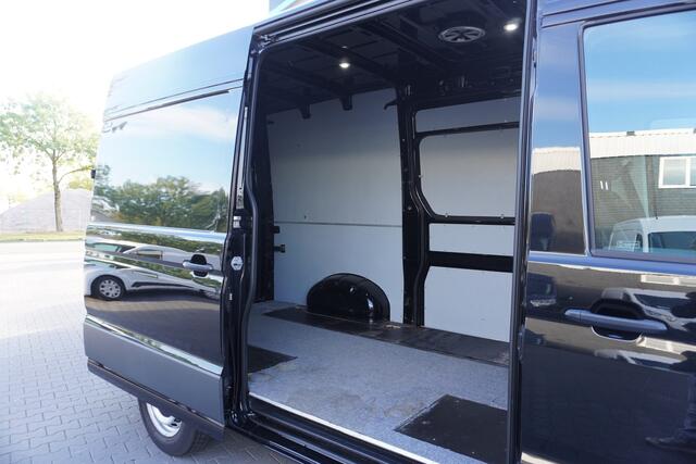 Volkswagen CRAFTER 2.0 TDI 140PK Automaat L4H3 EURO 6 - Airco - Navi - Cruise - PDC - 2x Schuif - ¤19.900,- Excl.