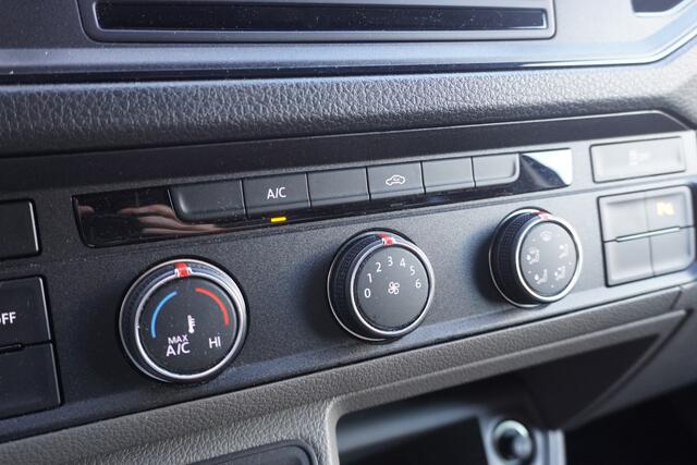 Volkswagen CRAFTER 2.0 TDI 140PK Automaat L4H3 EURO 6 - Airco - Navi - Cruise - PDC - 2x Schuif - ¤19.900,- Excl.