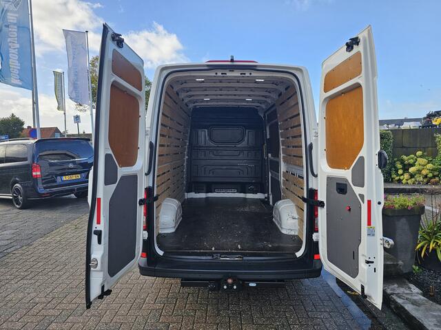 Volkswagen CRAFTER 35 2.0 TDI L3H2 Comfortline 177 PK * Automaat * Trekhaak 3,0t * Camera * Navi * NAP *