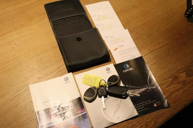 Volkswagen CRAFTER 35 2.0 TDI L5H3 Trendline 2018 Carplay | Cruise control | Airco | Navigatie | Camera | DAB+ | PDC | Elektrische ramen + spiegels | Ergocomfort