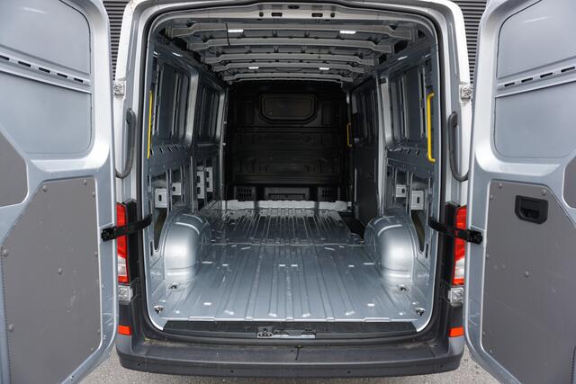 Volkswagen CRAFTER 35 | 177 PK AUT | L3H2 | ACC | App-Connect | Camera | Stuur- en Stoelverwarming