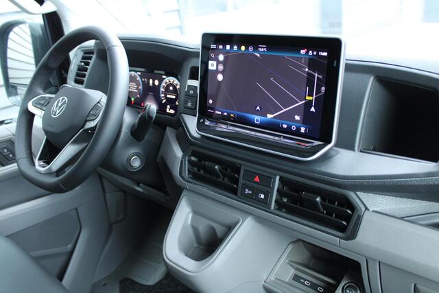 Volkswagen CRAFTER 2.0 TDI 140pk DSG L3H3 Exclusive Black Style Facelift BPM vrij! Trekhaak Camera Leder Led Zonneklep Sidesteps Navigatie