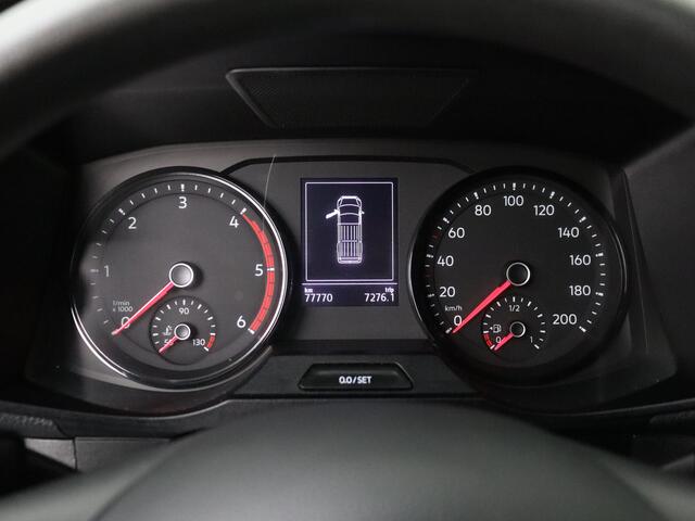 Volkswagen CRAFTER 2.0TDI L3H3 | Kastinrichting | Imperiaal | Trekhaak | Navigatie | Airco | Cruise | 3-Persoons | Betimmering