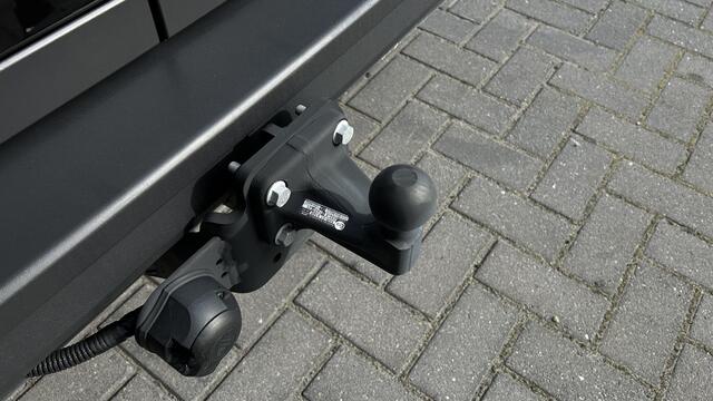 Volkswagen CRAFTER 30 2.0 TDI 140pk DSG L3H3 Exclusive BPM vrij! Betimmering Trekhaak Camera Led Virtual Cockpit Navigatie