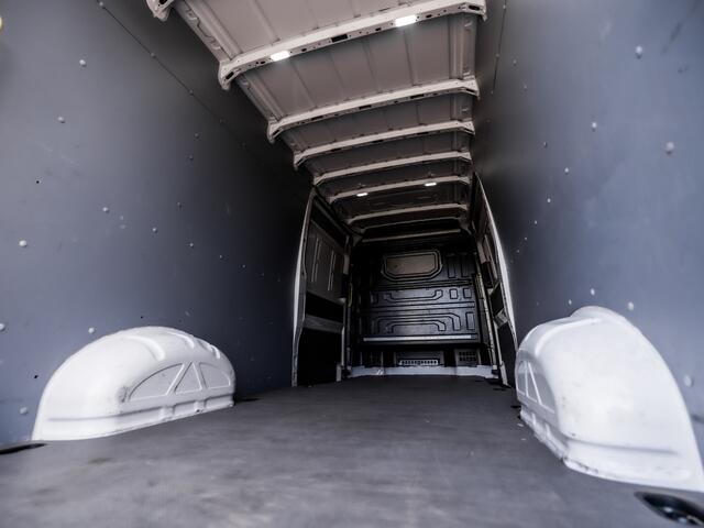 Volkswagen CRAFTER 35 2.0 TDI L4H3 (EURO 6, DUBBELE SCHUIFDEUREN, APPLE CARPLAY, CAMERA, AIRCO, ELEK RAMEN, 3 ZITPLAATSEN, BLUETOOTH, NIEUWE APK, NIEUWSTAAT)