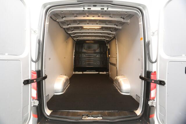 Volkswagen CRAFTER 30 2.0 TDI 140PK L3H2 | 3000kg Trekgew. | Airco | Cruise | Carplay | Navi | Parkeersens.