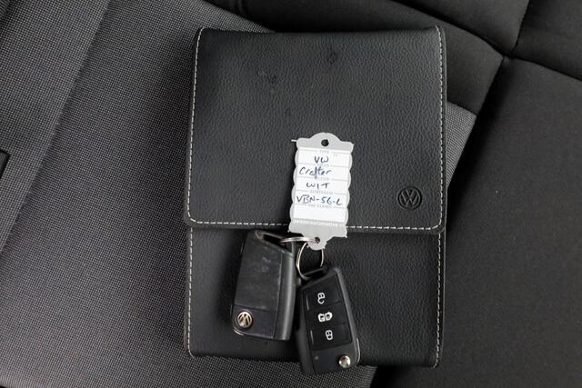 Volkswagen CRAFTER 35 2.0 TDI 177pk RWD L3H3 (L2H2) D.C. LED/ACC/Navi/Camera Trekhaak 3500kg 08-2019