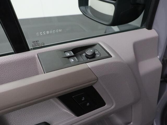 Volkswagen CRAFTER 2.0TDI 177PK L3H3 Highline | Navigatie | Camera | 3-Persoons | Airco | Cruise