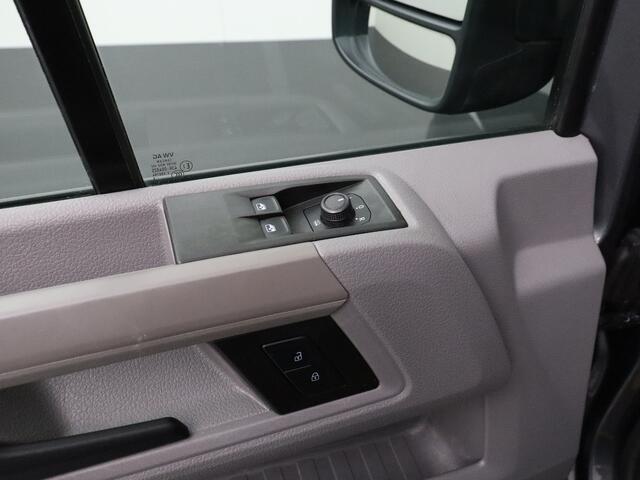 Volkswagen CRAFTER 2.0TDI 140PK DSG Automaat L3H2 | Led | Standkachel | Navigatie | Camera | Airco | 3-Persoons | Betimmering