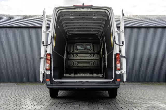 Volkswagen CRAFTER 35 TDI | L4H3 | NW Model | 140PK | Camera | CarPlay | Navigatie | Climate | PDC | Euro 6