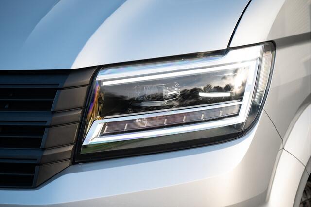 Volkswagen CRAFTER 35 2.0 TDI L3H3 140 PK | Trekhaak | Apple CarPlay | ACC | LED | Camera