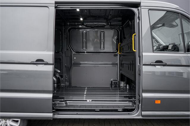 Volkswagen CRAFTER 35 2.0 TDI L3H2 ACC Dubbel Schuifdeur BPM Vrij Facelift LED
