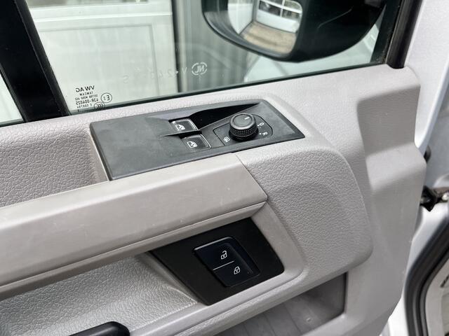 Volkswagen CRAFTER 35 2.0 TDI Airco Cruise Control Trekhaak 3500kg trekgewicht Open laadbak Navigatiesysteem Apple carplay Euro 6 Open laadbak Pick-up p-up Bakwagen 1e eigenaar Telefoonverbinding