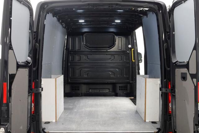 Volkswagen CRAFTER 35 2.0 TDI 177pk L3H2 (L2H1) DSG-Automaat LED/Navi/Trekhaak 3000kg 10-2021