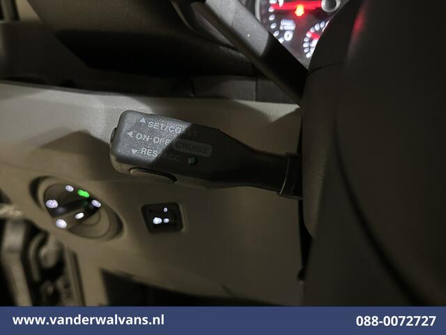 Volkswagen CRAFTER 2.0 TDI 141pk L3H3 L2H2 Euro6 Airco | 3000kg Trekhaak | Apple Carplay | Android Auto Cruisecontrol, Stoelverwarming, Parkeersensoren, Bijrijdersbank