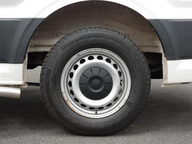 Volkswagen CRAFTER 140pk L4H3 / L3H2 Dubbele cabine Airco Cruise control Trekhaak Navigatie Carplay Camera Sidebars Euro6