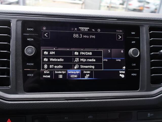 Volkswagen CRAFTER 35 2.0 TDI L3 DC Trendline | 140 PK | Cruise control | Navigatiesysteem | Apple CarPlay / Android Auto |