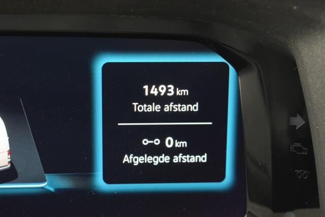 Volkswagen CRAFTER 2.0 TDI L3H3 Highline MY25 AUTOMAAT LED TREKHAAK GEVEERDE STOEL