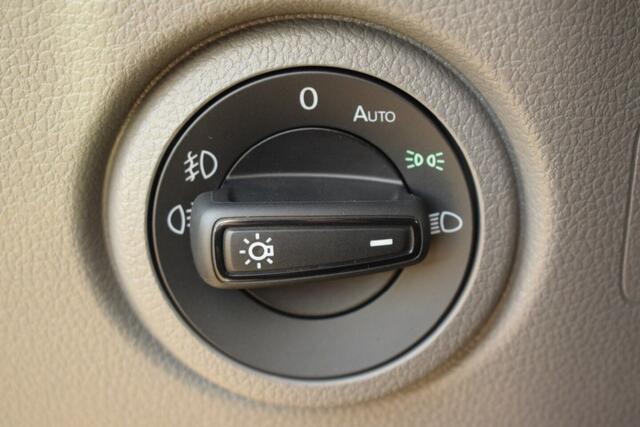 Volkswagen CRAFTER 2.0 TDI L3H3 Highline 140 PK LED TREKHAAK NAVI BETIMMERING