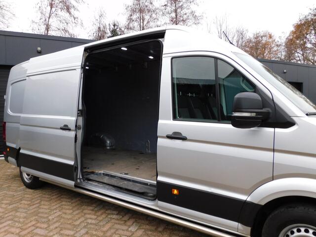 Volkswagen CRAFTER 35 2.0 TDI L4H3 DC HIGHLINE AUTOMAAT CARPLAY/ANDROID! ACHTERUITRIJCAM! CRUISE! AIRCO! TREKHAAK!