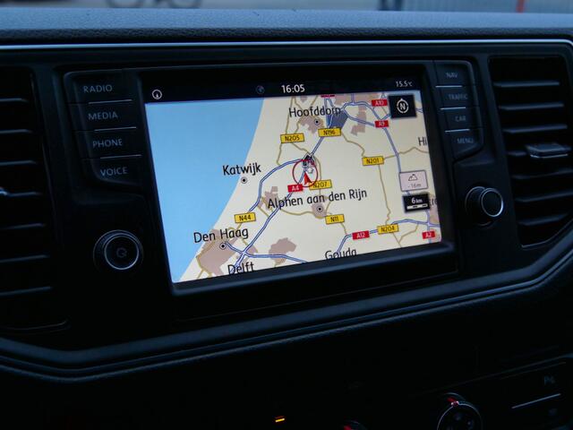 Volkswagen CRAFTER 30 2.0 TDI L3H2 Highline | EURO 6 | TREKHAAK | CAMERA | CARPLAY |