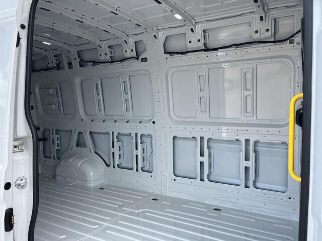 Volkswagen CRAFTER 35 2.0 TDI L4H3 | Comfortline | 177 Pk | wb 4490mm | A- Camera | App Connect |ERGO |