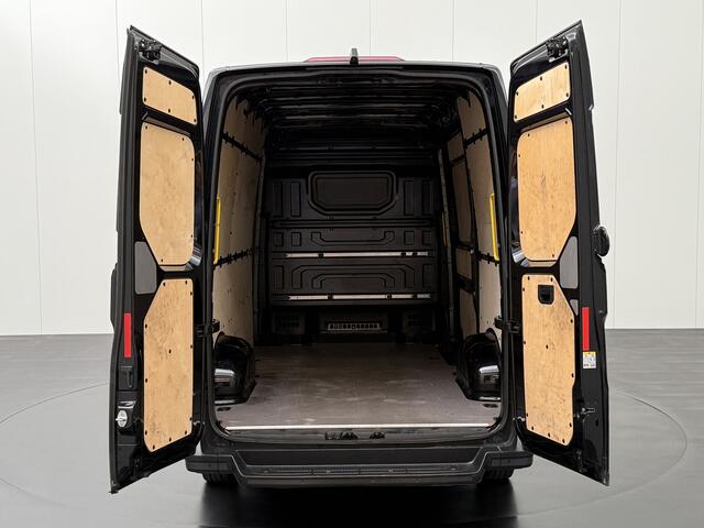 Volkswagen CRAFTER 2.0TDI 177PK DSG Automaat L3H3 | Multimedia | Camera | Airco | 3-Persoons | Betimmering