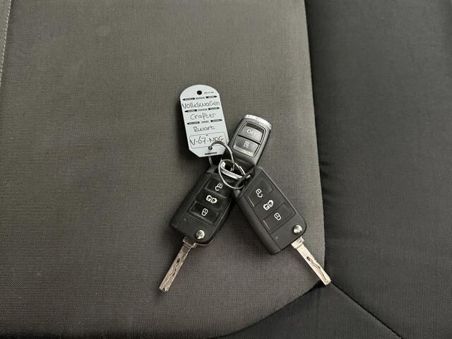 Volkswagen CRAFTER 2.0TDI 177PK DSG Automaat L3H3 | Multimedia | Camera | Airco | 3-Persoons | Betimmering