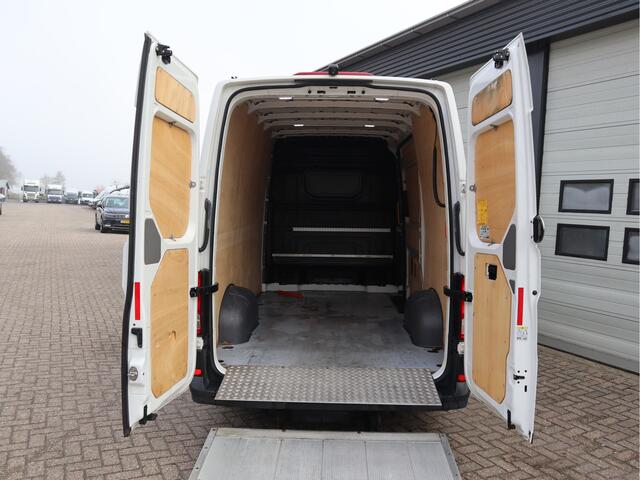 Volkswagen CRAFTER 2.0 TDI 177pk Automaat Euro 6 Laadklep Dhollandia