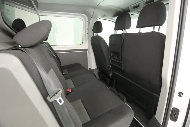 Volkswagen CRAFTER 2.0 TDI 177PK L3H2 | DC | 6-Zits | 3000kg Trekgew. | Trekh. | Airco | Cruise | Carplay | Parkeersens. | Navi