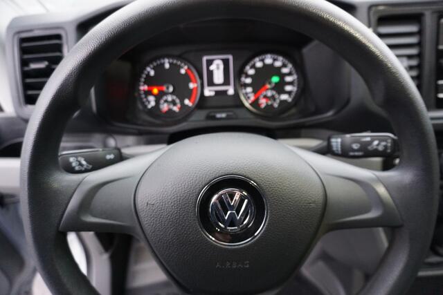 Volkswagen CRAFTER 140pk Automaat L3H3/L2H2 Apple carplay Camera Stoelverwarming Airco Parkeersensoren